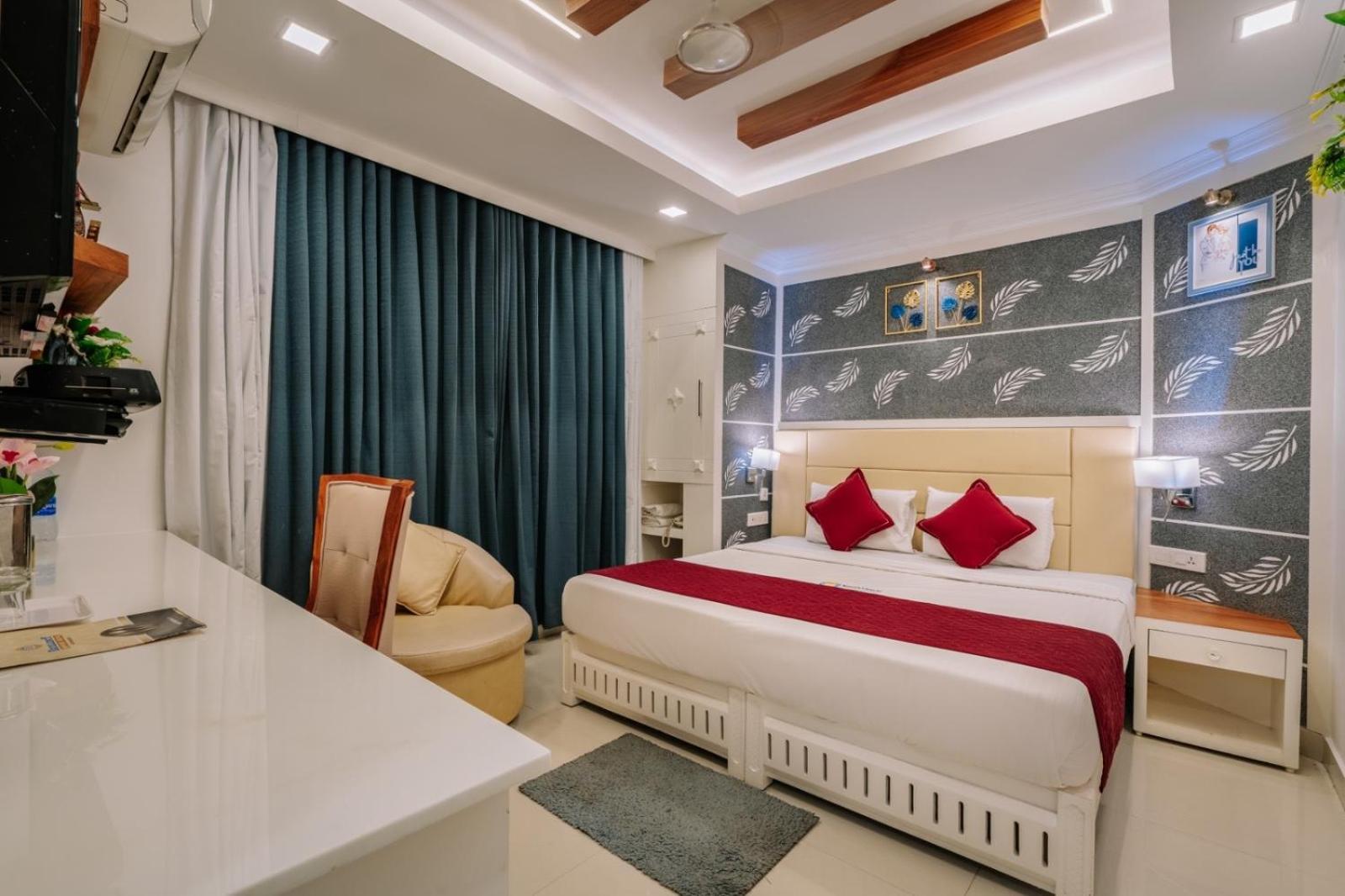 Excellency Airport Hotel Kochi Ngoại thất bức ảnh