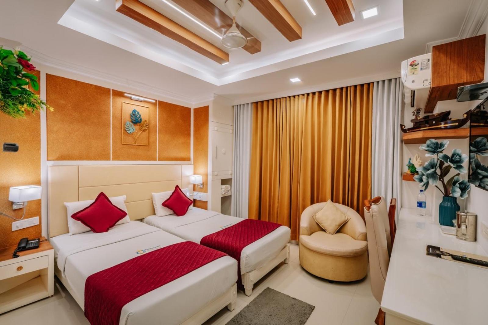 Excellency Airport Hotel Kochi Ngoại thất bức ảnh